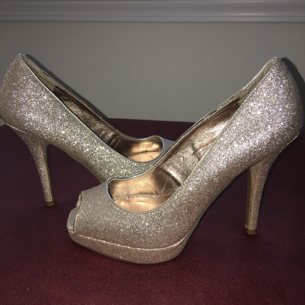 Steve Madden Woman’s Pumps.